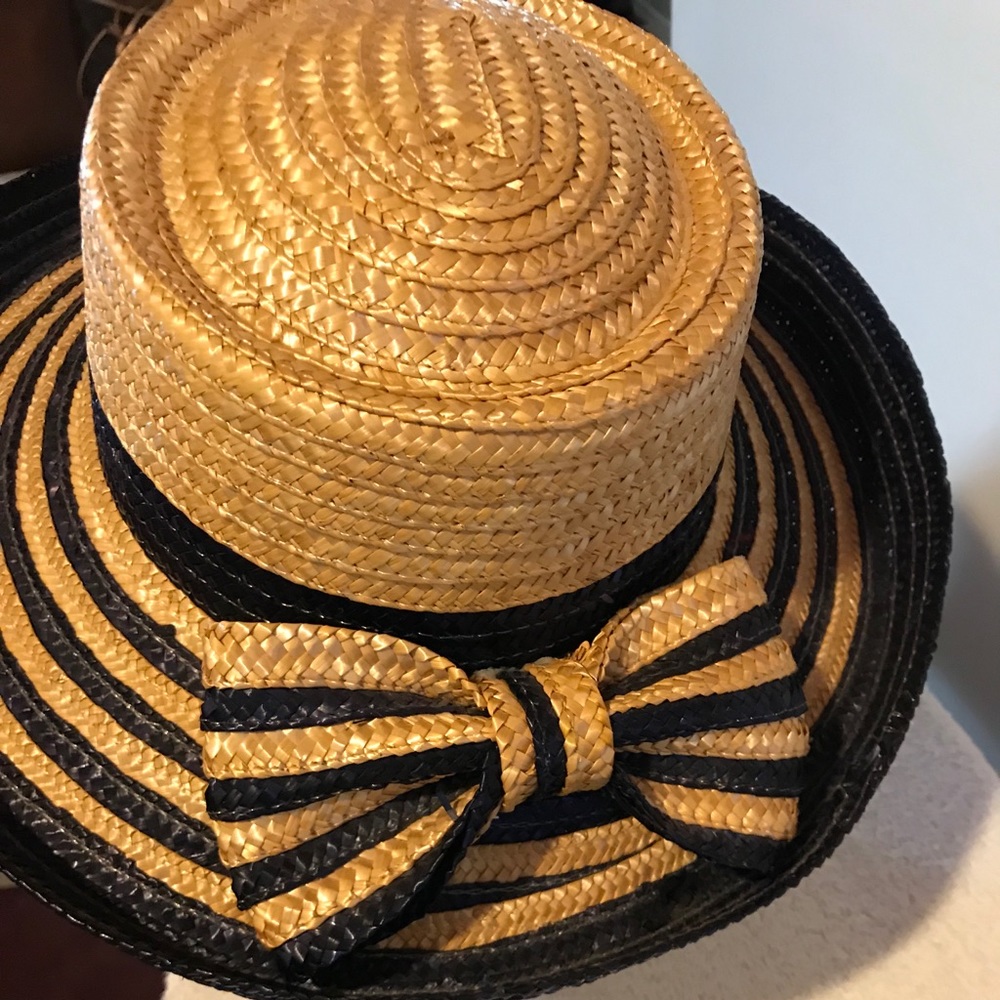 Straw Hat With Bow